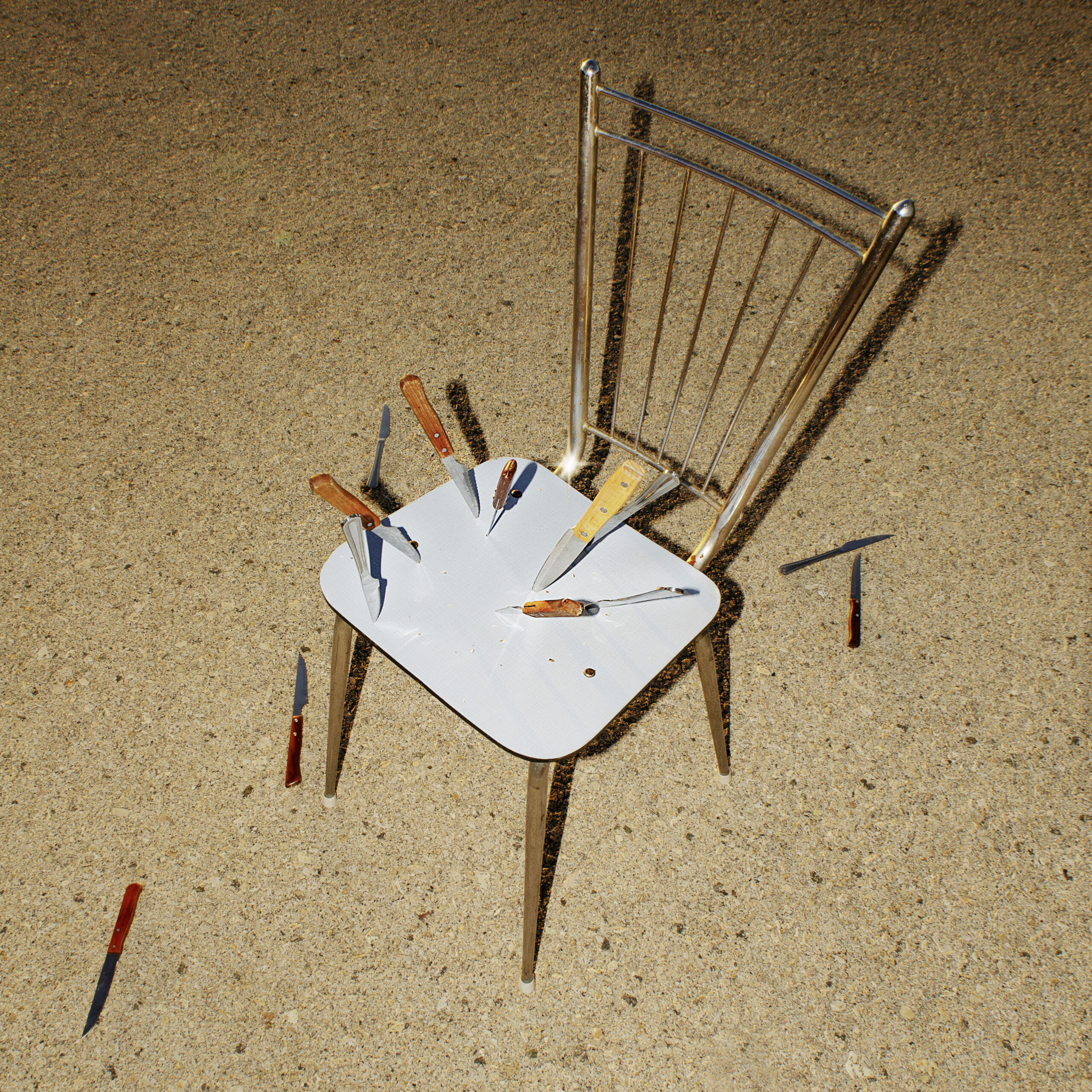 Imagen destacada de noticia:  LISASINSON "Cuchillos" Single Digital